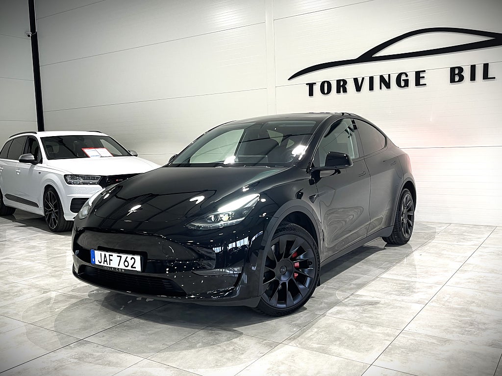 Tesla Model Y Long Range AWD Navi Pano Momsbil
