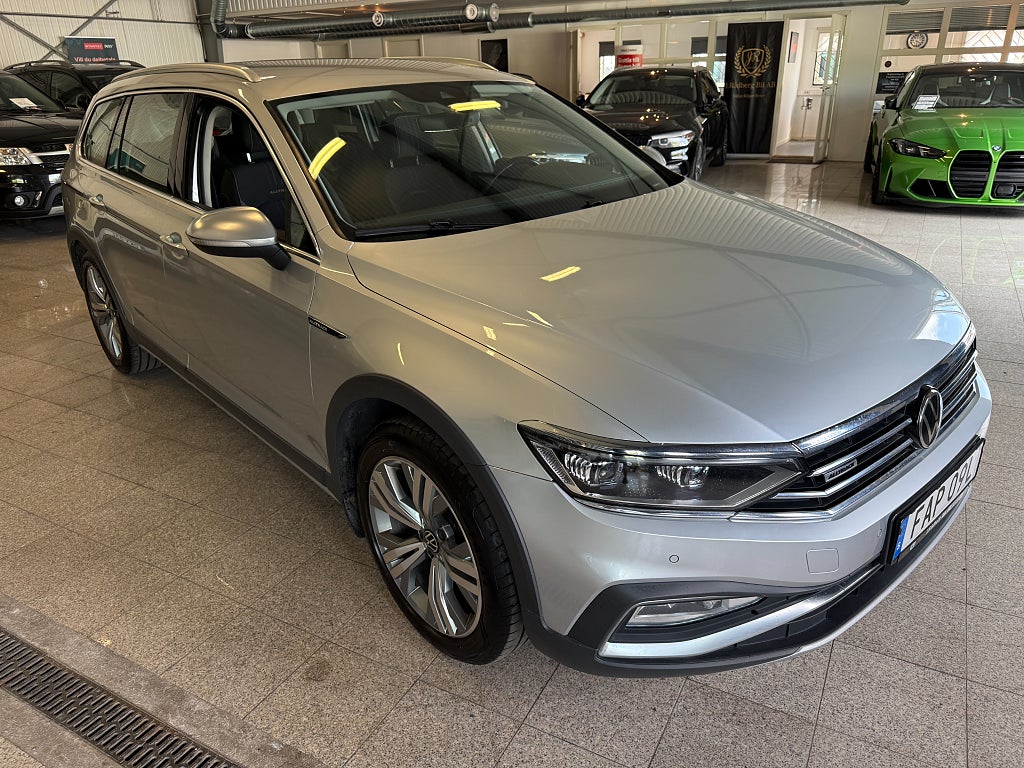 Volkswagen Passat Alltrack 2.0 TDI DSG 4M 200hk 1ägare Cockpit Navi Kamera Värmare