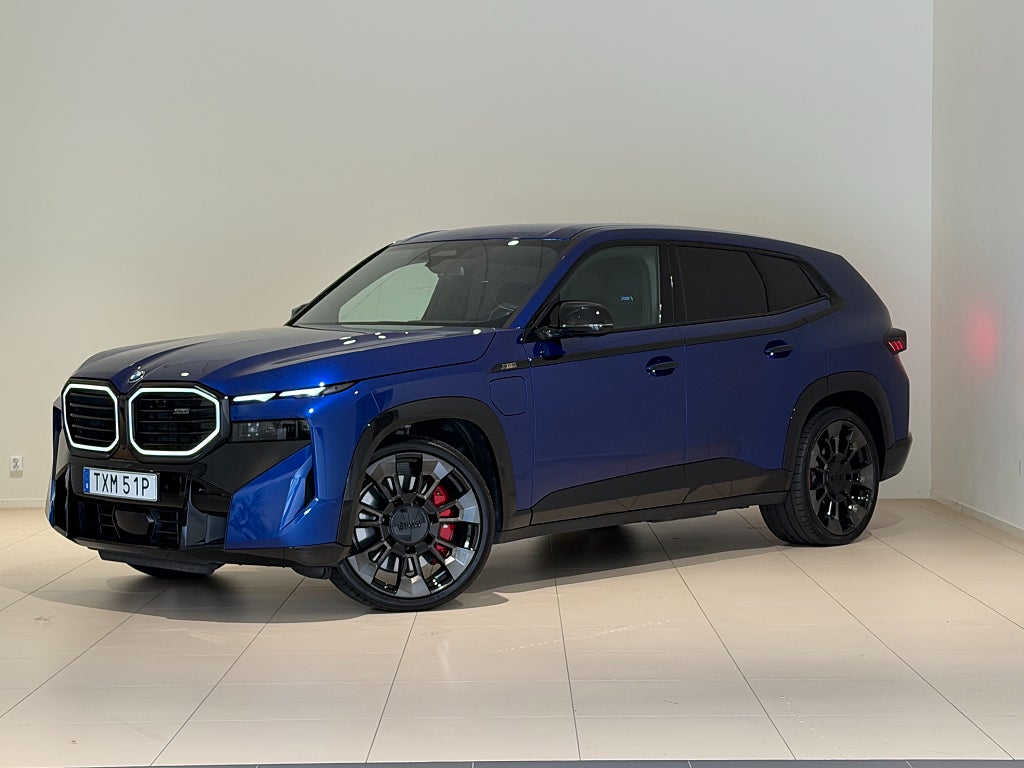BMW XM Driving assistant Pro, Drag, Värme, Harman Kardon