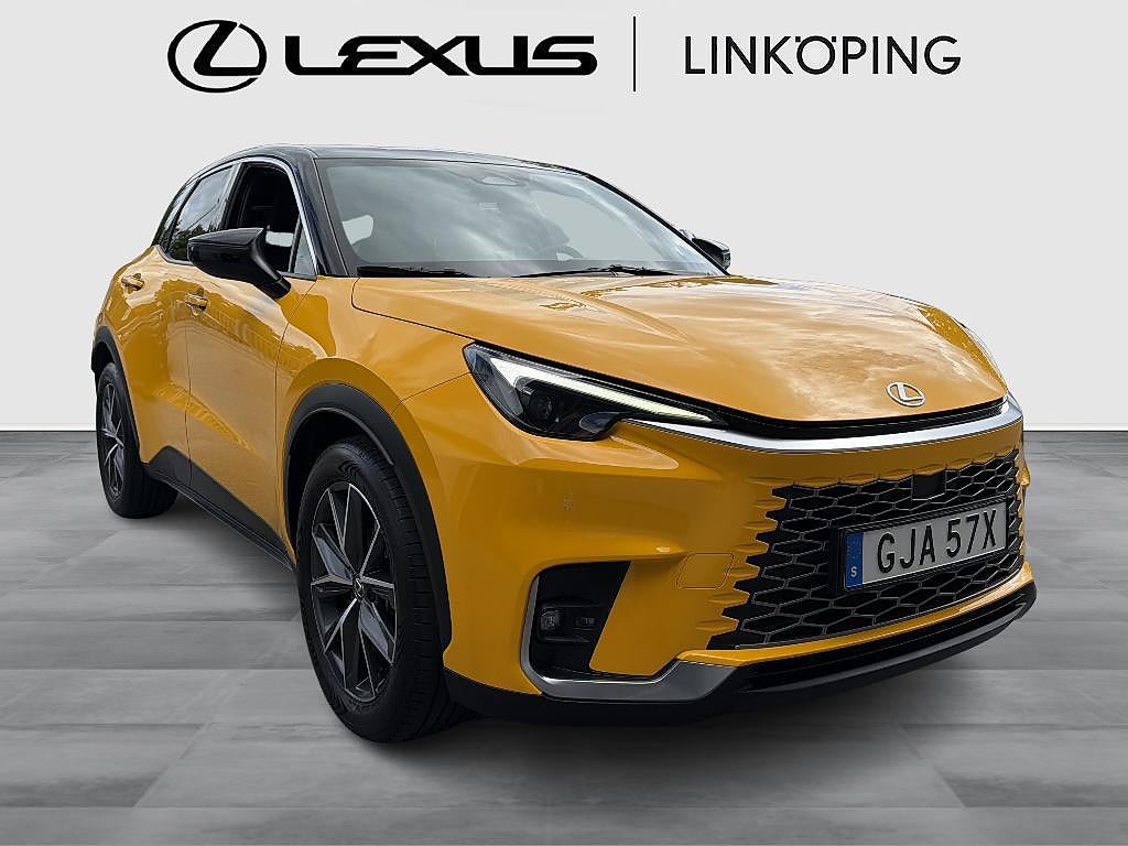 Lexus LBX 1.5 E-CVT Emotion Premium, Kamera, Skinn