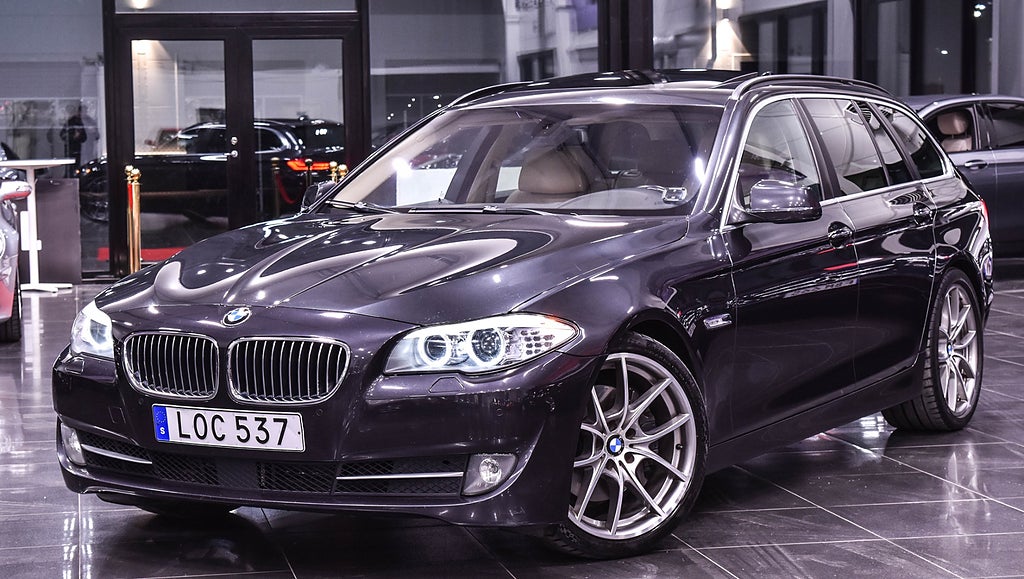 BMW 535d Touring Steptronic|Dragkrok|D-Värmare|Panorama|M-Ratt