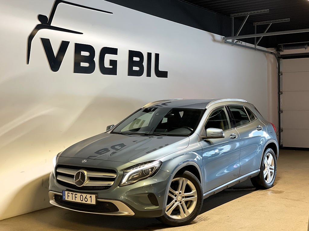 Mercedes-Benz GLA 220 CDI 4MATIC 7G-DCT Drag Värmare Kamera HarmanKardon
