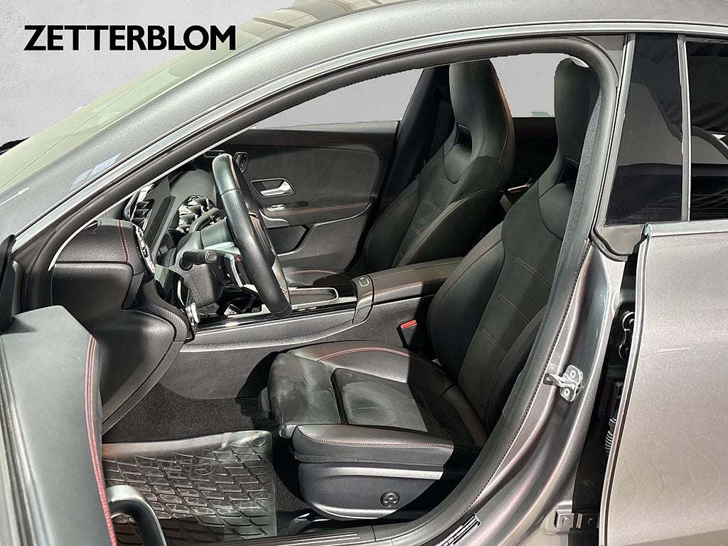 Sedan Mercedes-Benz CLA250 14 av 34