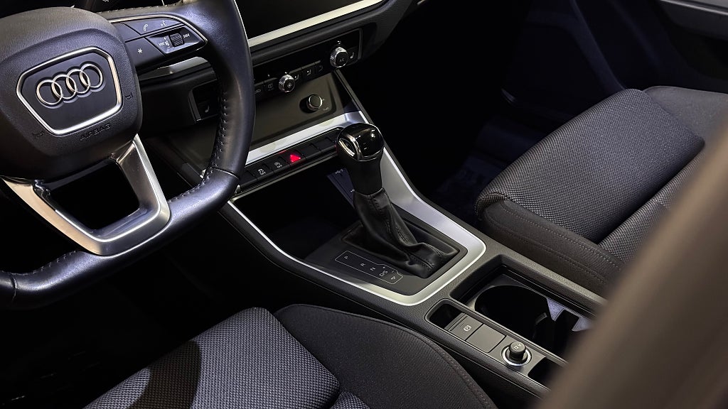 Audi Q3 35 TFSI Aut Proline Advanced DRAG Värmare P-sensor bak bild 19