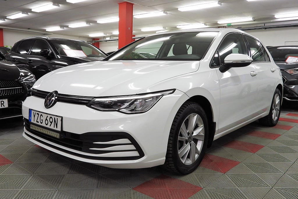 Volkswagen Golf 1.0 eTSI Mildhybrid SoV Hjul CarPlay Base Moms