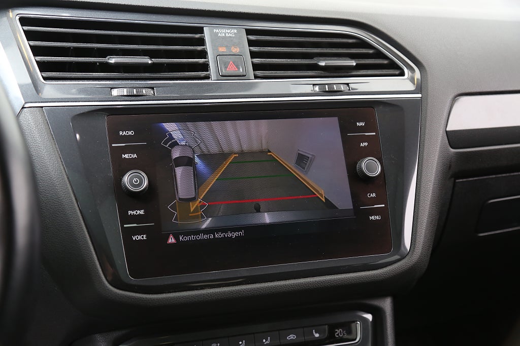 Volkswagen Tiguan Allspace 2,0 TDI 200hk 4M R-Line 7-sätes Värmare Drag 2021