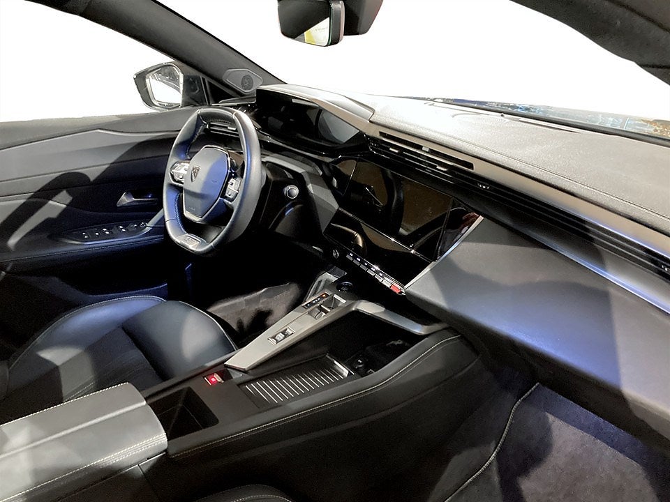 Bild på Peugeot 308 SW GT 1.2 PT 130hk Aut - B-KAMERA, CARPLAY