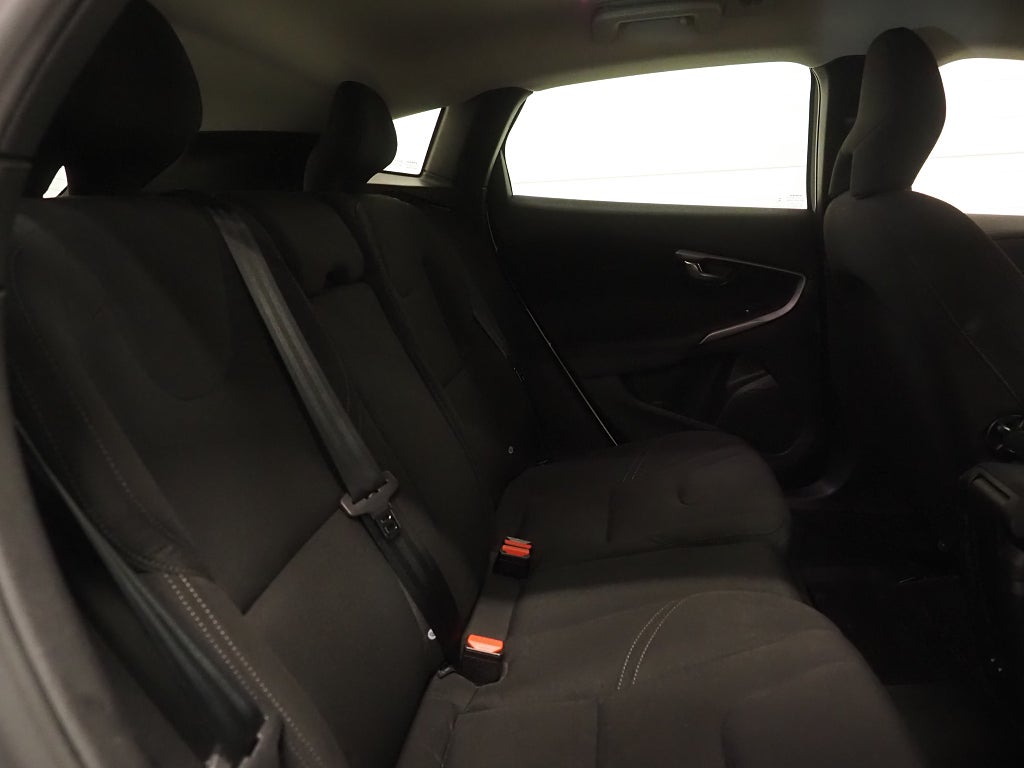 Volvo V40 T2 122hk Kinetic P-Värmare Kamrem bytt 2016