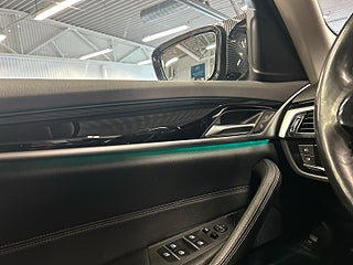 BMW 520d xDrive Touring Steptronic Sport line D&M-Värm/Drag/S&V – bild 23