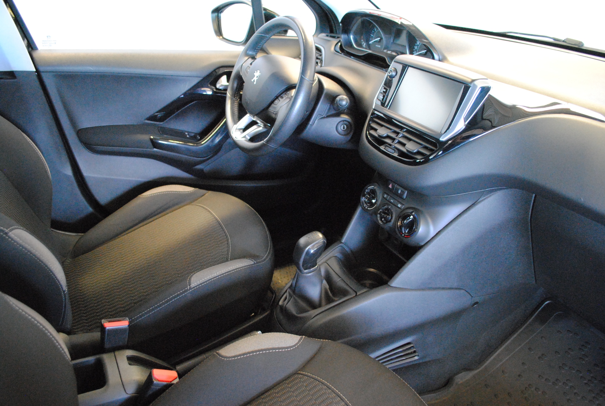 Peugeot 208 82hk 2016, bild 5/37