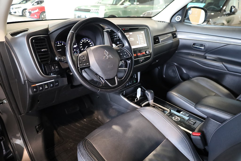 Mitsubishi Outlander 2.0 4WD AUT Business M-Värme 360° Läder 7-Sits 2020