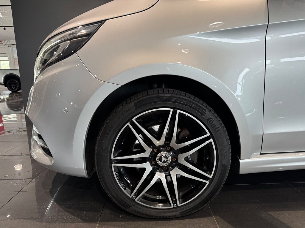 Mercedes-Benz V300 d 300 d 4Matic Lång AMG Värmare Drag Burmester Läder - bild 16