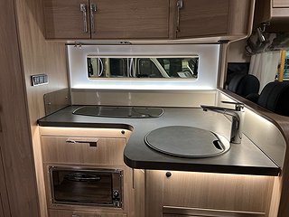 Husbil-halvintegrerad Kabe TMX Royal 780 LXL 15 av 31
