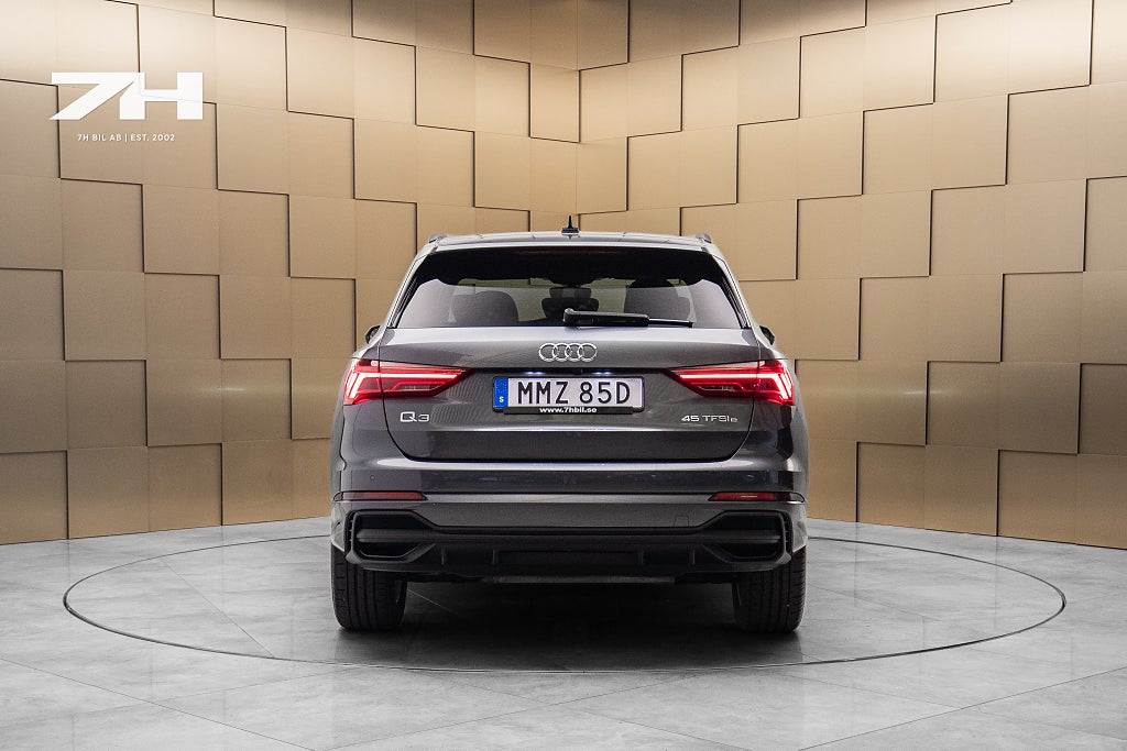 Audi Q3 45 TFSI e S Line Svart Optik / B&O / Kamera / Drag