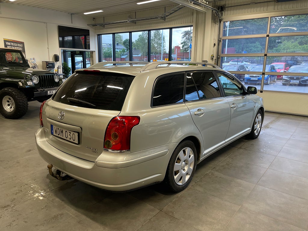 Toyota Avensis Kombi 2.0 D-4 VVT-i Manuell, 147hk, 2004