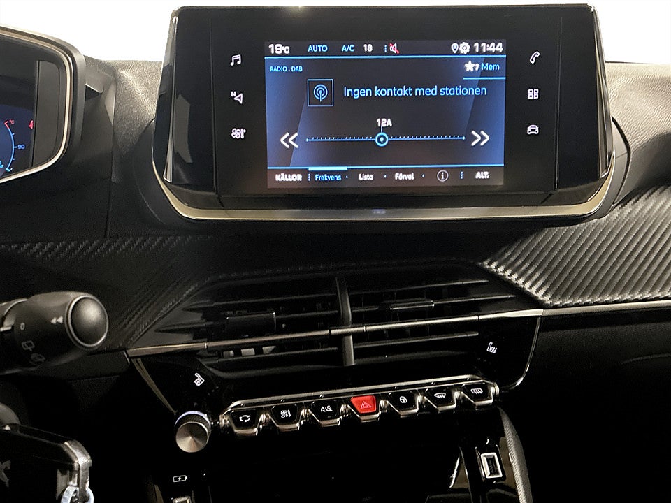 Bild på Peugeot 208 Allure 1.2 PT 100hk Aut B-KAMERA CARPLAY