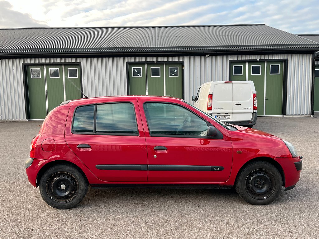 Renault Clio 5-dörrars Nykam, Bes, Servad, 10905 mil