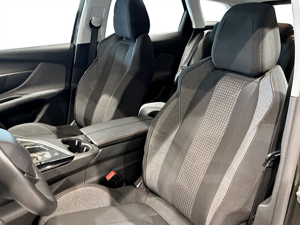 Bild på Peugeot 3008 Active 1.5 BHDi 130hk Aut DRAGKROK