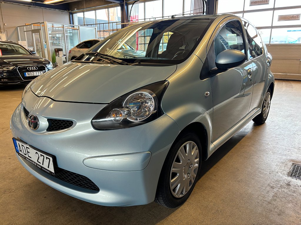 Toyota Aygo VVT-i 68hk "Endast 2 ägare/Billig i drift" FIN!