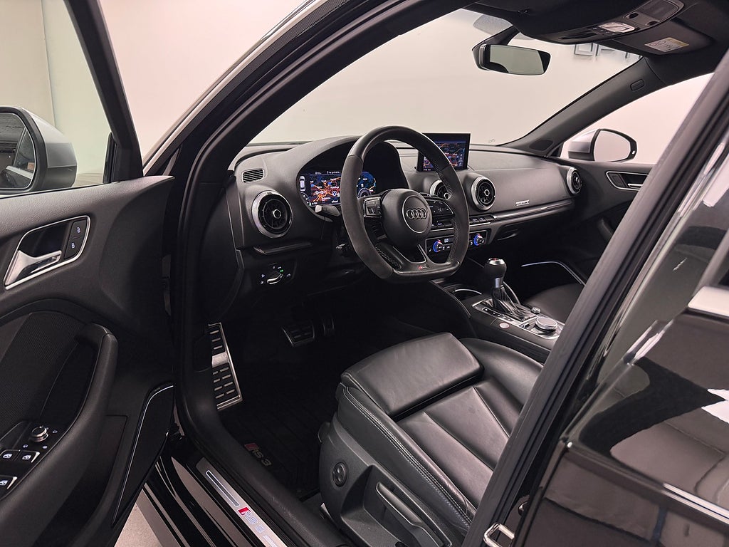 Audi RS3 2018 - miniatyr 3