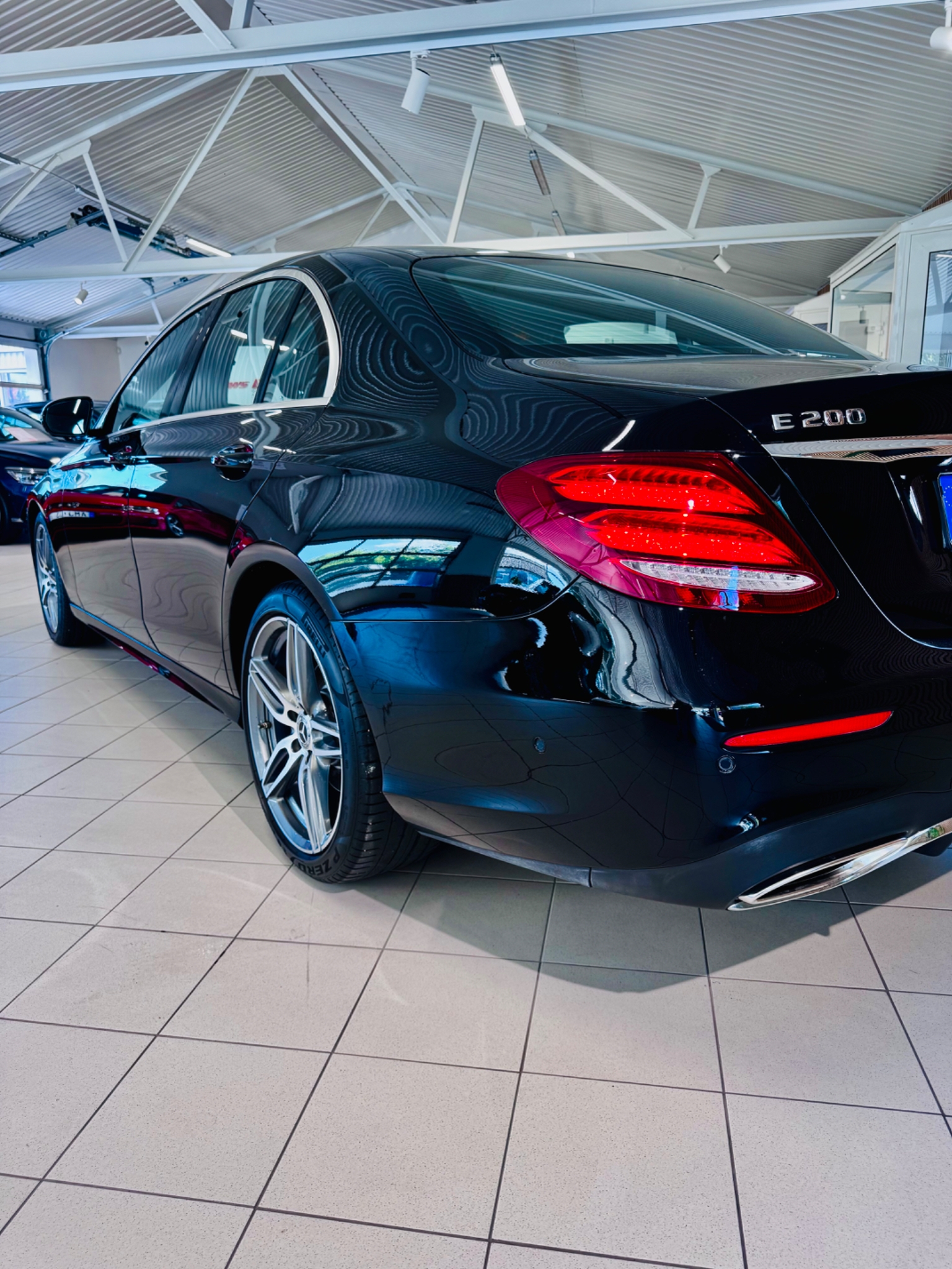 Mercedes-Benz E 200 AMG / 9G-Tronic 2017, photo 2/38