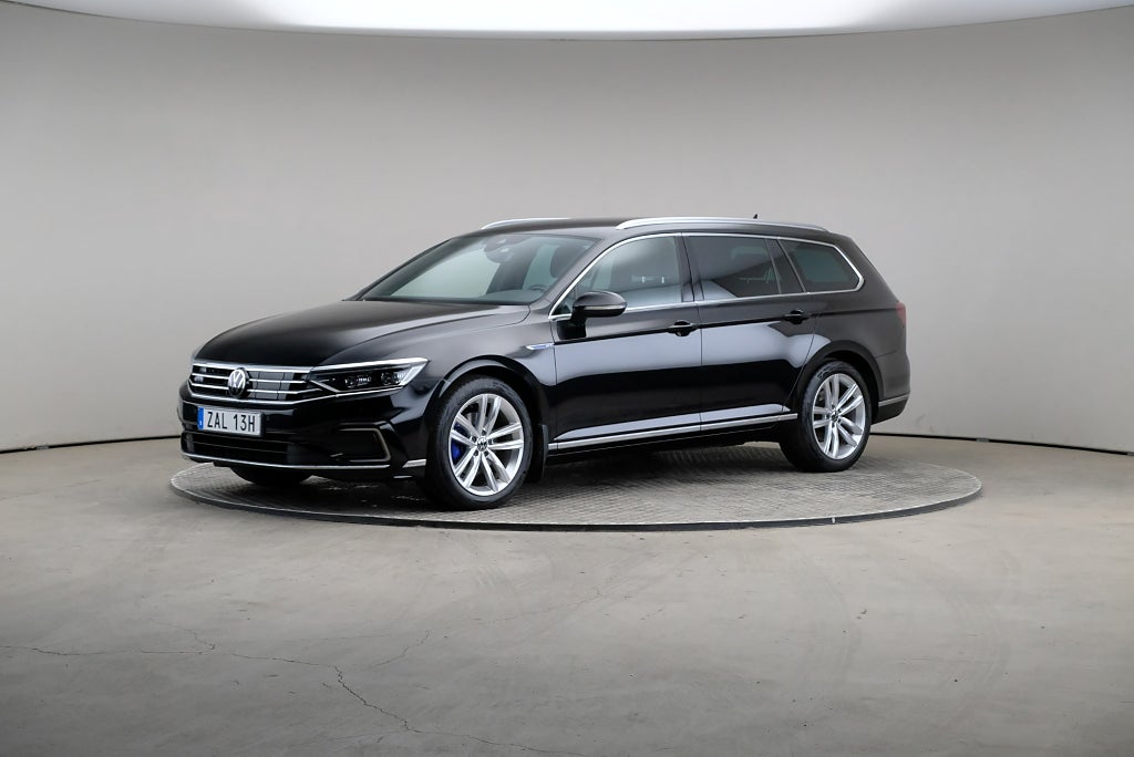Volkswagen Passat GTE 218hk SC Executive DSG Dragpaket Cockpit