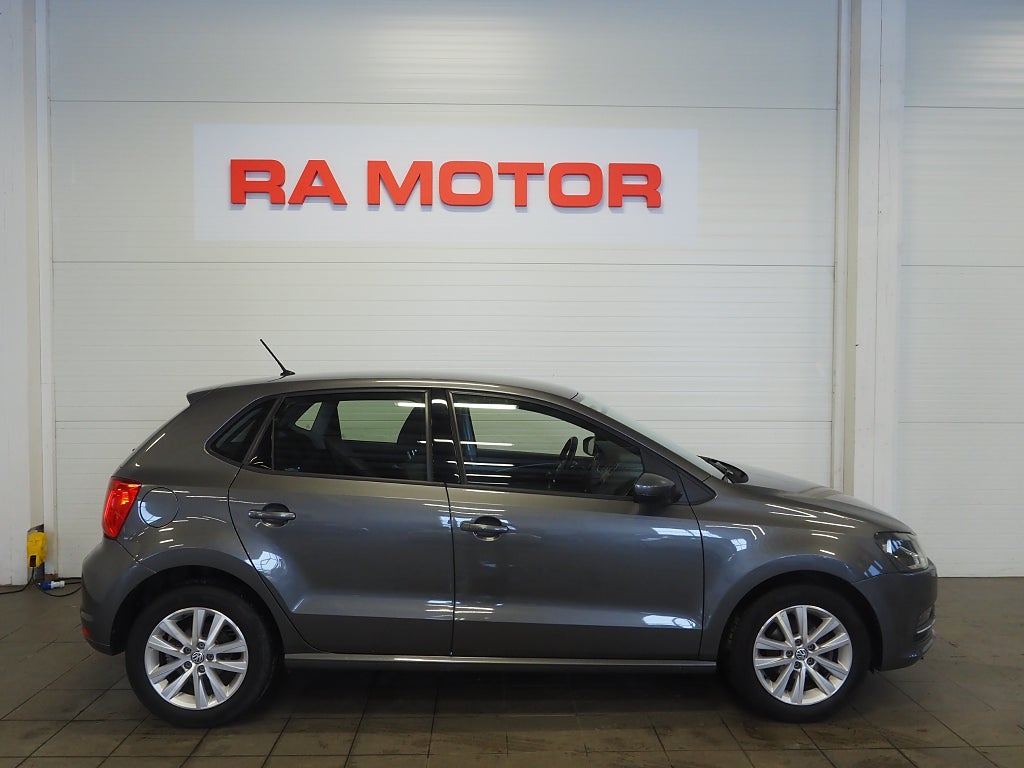 Volkswagen Polo 1.2 TSI 90hk Motorvärmare Låga mil! 2017