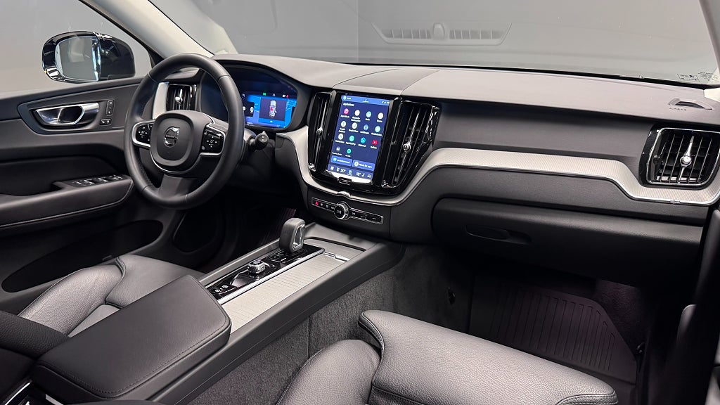 Volvo XC60 2023 - miniatyr 8