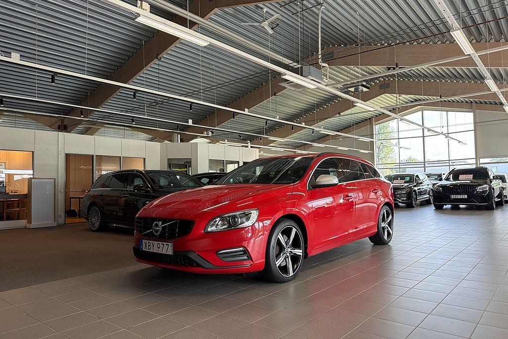 Volvo V60 D4 AWD Geartronic Classic R-Design 