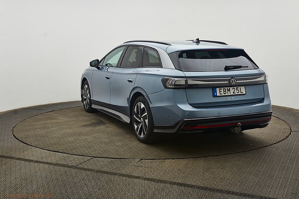 Volkswagen ID.7 Pro Tourer Pro dragkrok 360 kamera 286hk