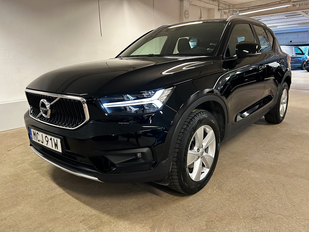 Volvo XC40 T2  Momentum Advanced Komfortstolar 360-kamera OBS