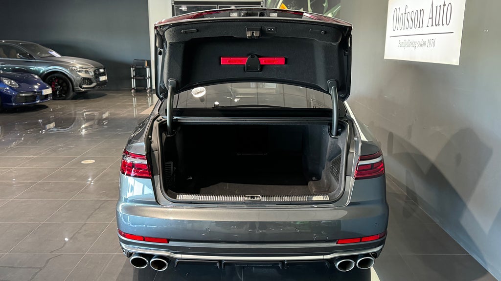Audi S8 TFSI quattro TipTronic Bang Olufsen Värmare Pano - bild 18