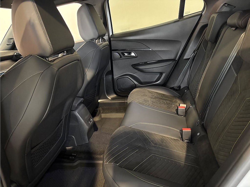 Bild på Peugeot 2008 GT 1.2 PT 130hk Aut - B-KAMERA, CARPLAY