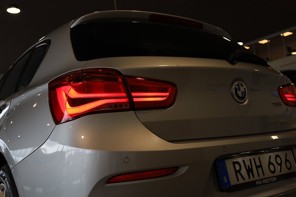 BMW 118I Steptronic Advantage PDC Connected Blåtand 2017