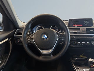BMW 320D xDrive Touring Sport line /Drag/Navi/Cockpit – bild 9