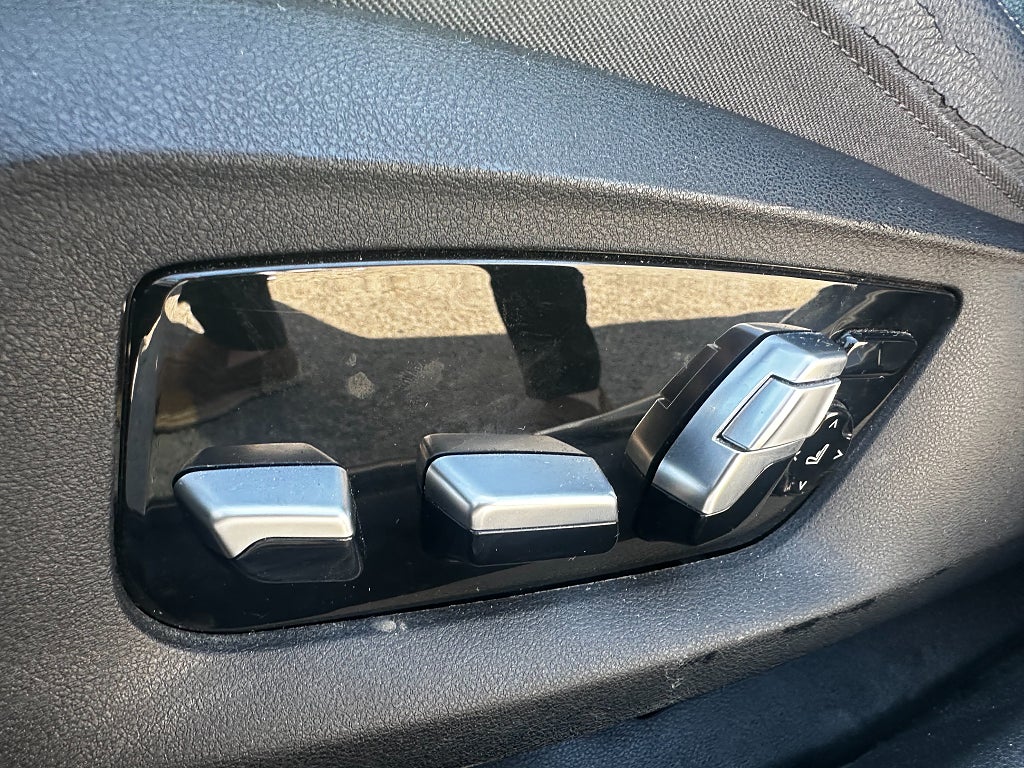 BMW M550I V 8 / xDrive Sedan / Panorama