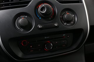 Transportbil - Skåp Nissan NV250 19 av 20