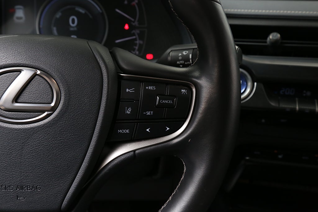 Lexus UX 250h E-Four 184hk Premium AWD Aut Teknik-paket Taklucka 2021