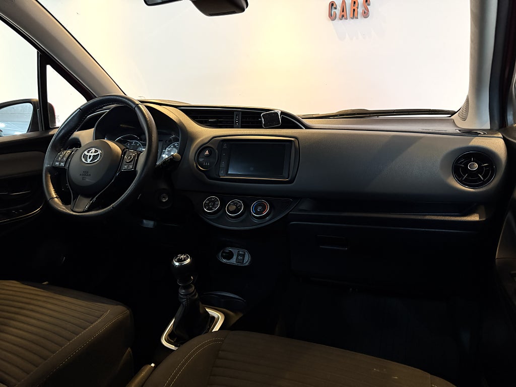 Toyota Yaris 5-dörrar 1.5 VVT-iE Active Euro 6  B-KAMERA LÅGMIL NYBE