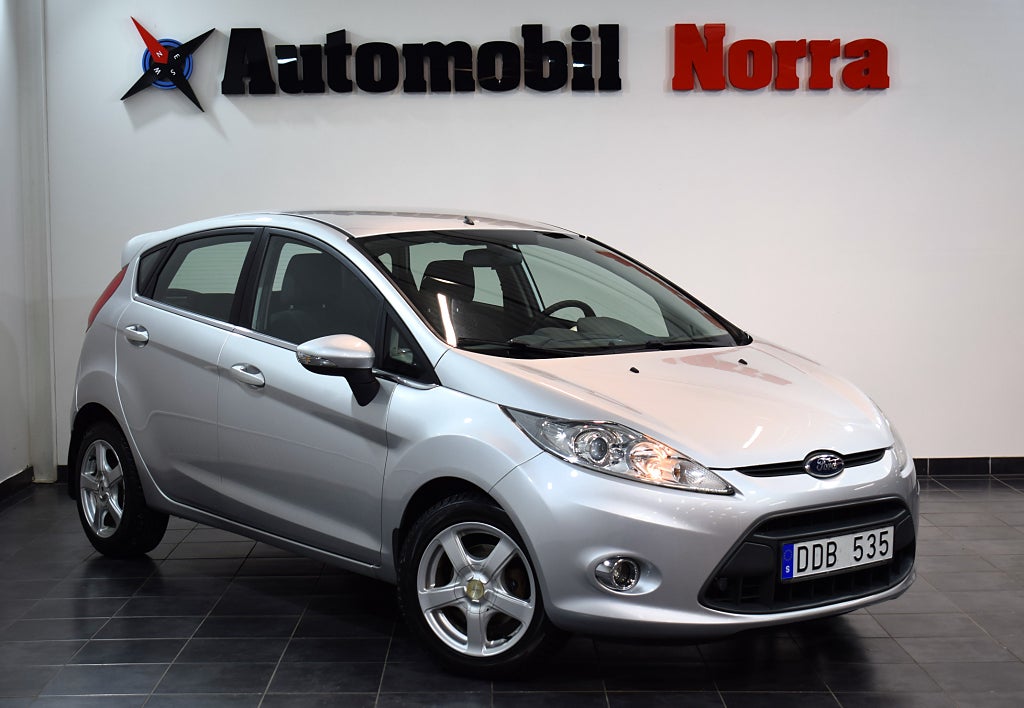 Ford Fiesta 5-dörrar 1.2 82hk Titanium 3,99% Ny Kamrem 1-ägare