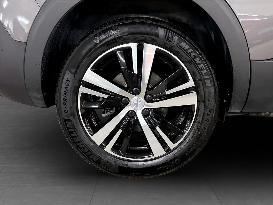 Bild på Peugeot 5008 GT 1.2 PT 130hk Aut 7-SITS B-KAMERA CARPLAY