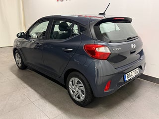 Halvkombi Hyundai i10 4 av 7