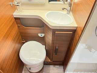 Husbil-alkov Elnagh BARON 26 17 av 27