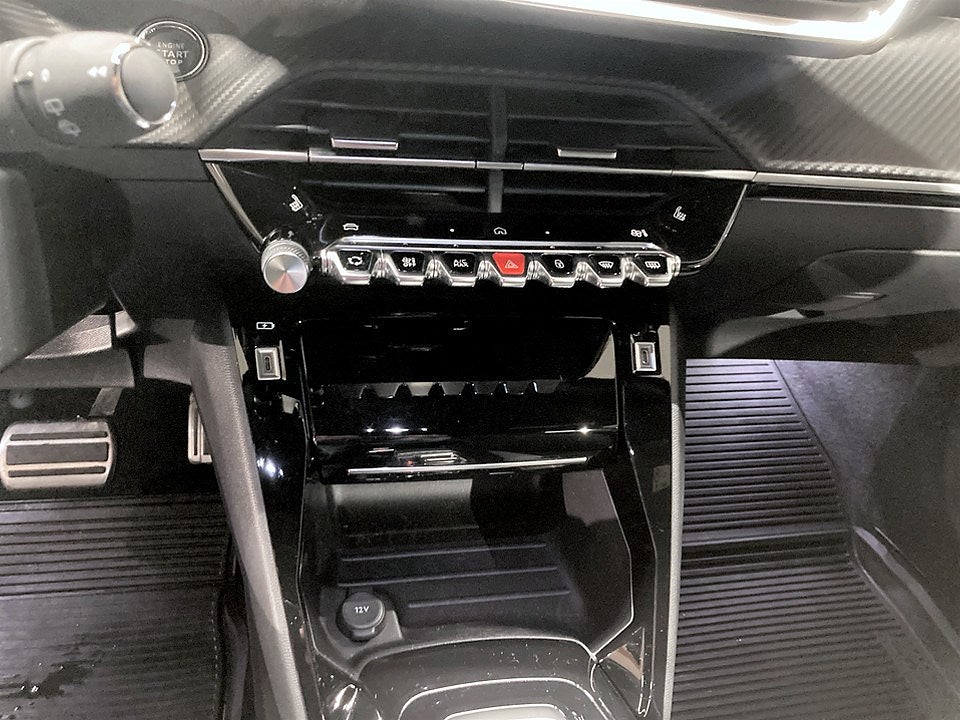 Bild på Peugeot 2008 GT 1.2 PT 130hk Aut - B-KAMERA, CARPLAY