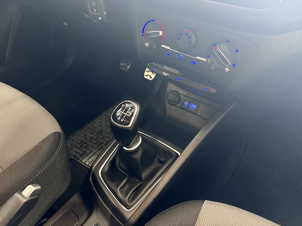 Bild på Hyundai i20 Active 1.0 T-GDI Blue 100hk RATTVÄRME