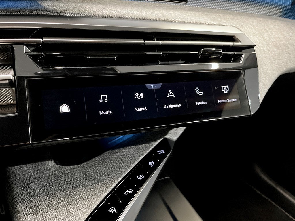 Bild på Peugeot E-3008 GT Ultimate 214hk Aut - B-KAMERA, CARPLAY,NAV