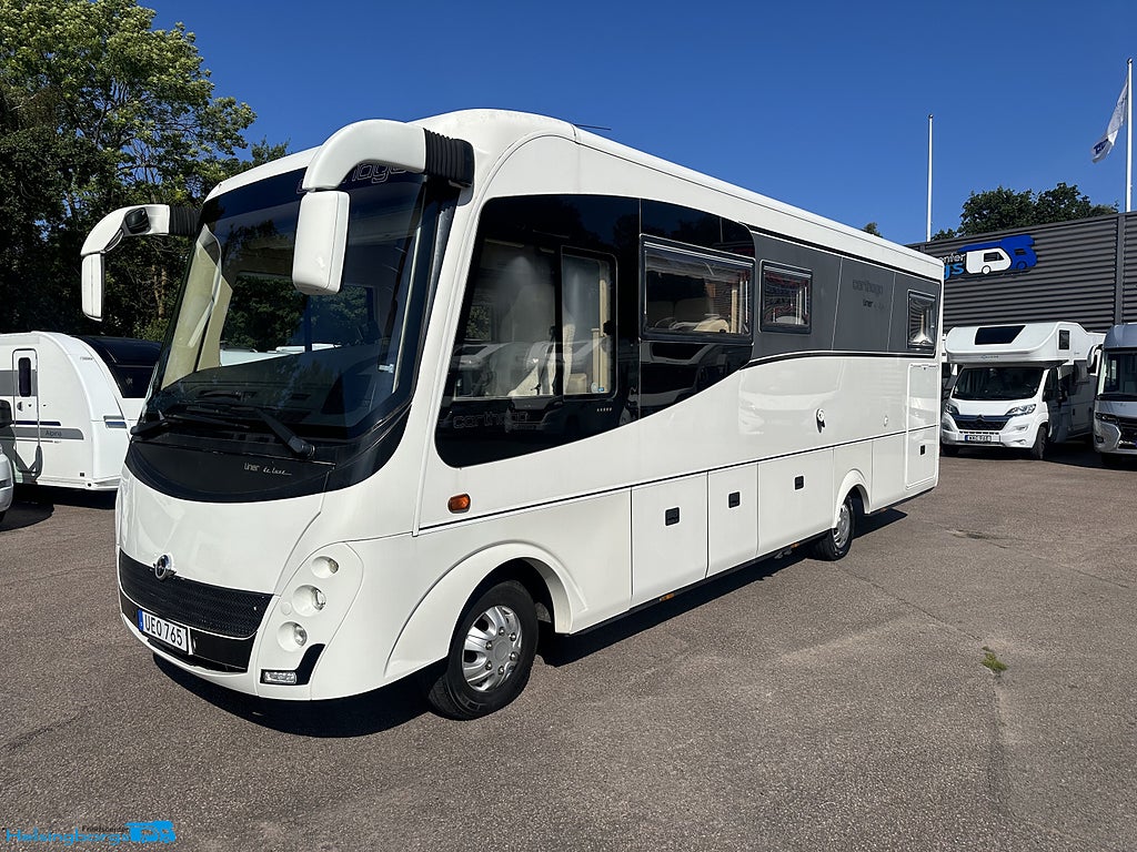 Carthago campervan LINER 65 LE * Hydrauliska stödben * Solceller * Webast