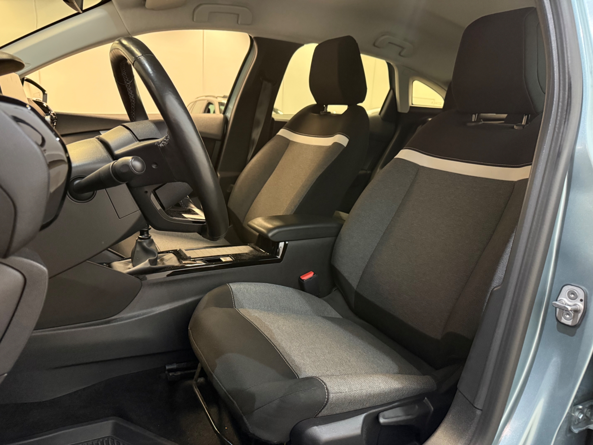 Citroen C4 1.2 PureTech 2021, bild 7/10