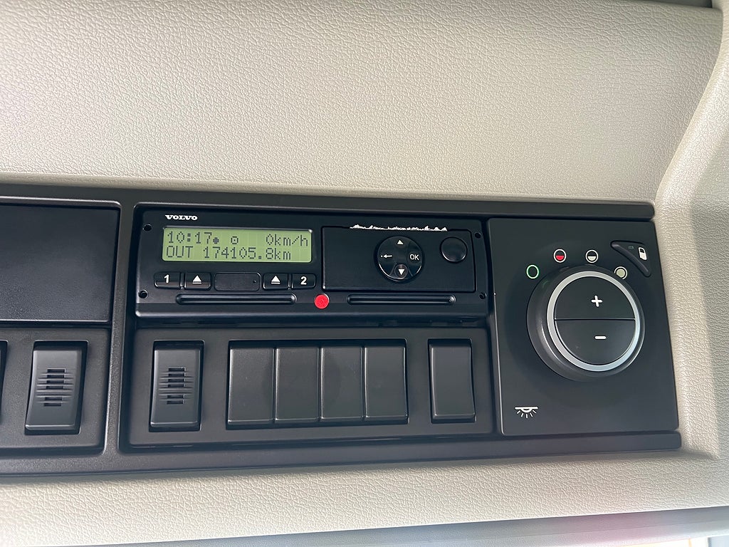 Volvo FM13 410 6x2 Skåpbil, *17 400 Mil*, Euro 6
