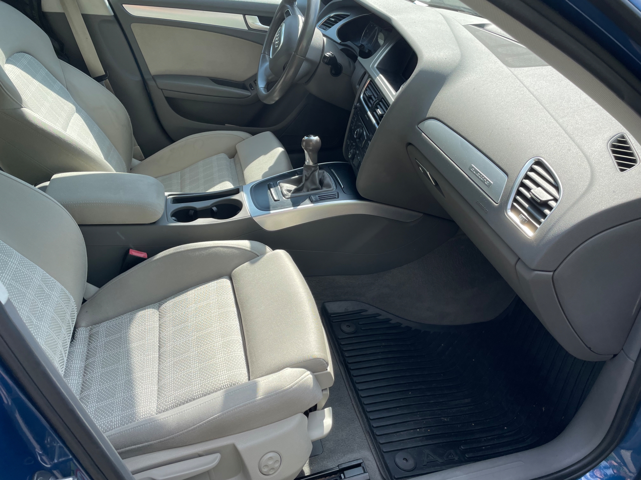 Audi A4 2012, bild 6/42